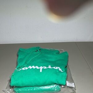 2 Green Champion Lightweight Long Sleeve Hoodie W Pocket In Front Size Medium